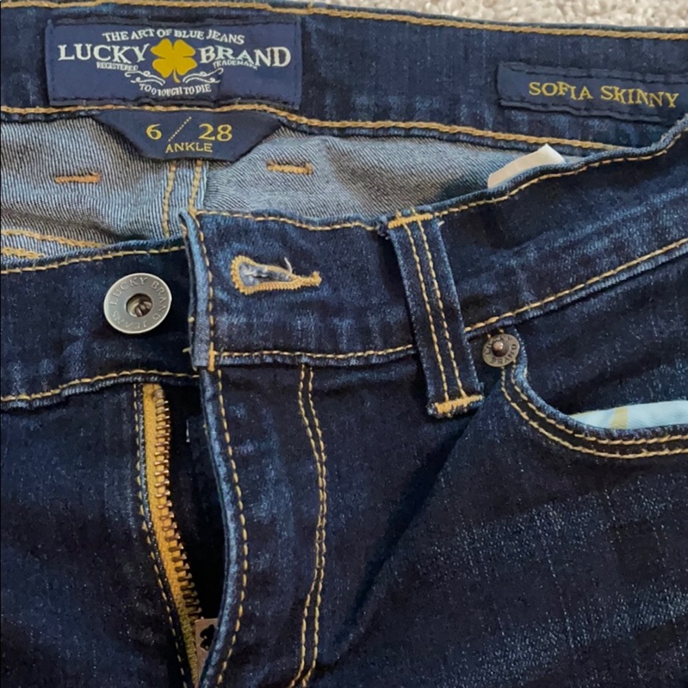 Lucky Jeans ๐ - Picture 4 of 4